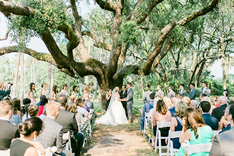 Jacksonville wedding ceremony under oak tree